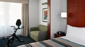 Premium bedding, in-room safe, desk, laptop workspace