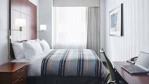 Premium bedding, in-room safe, desk, laptop workspace