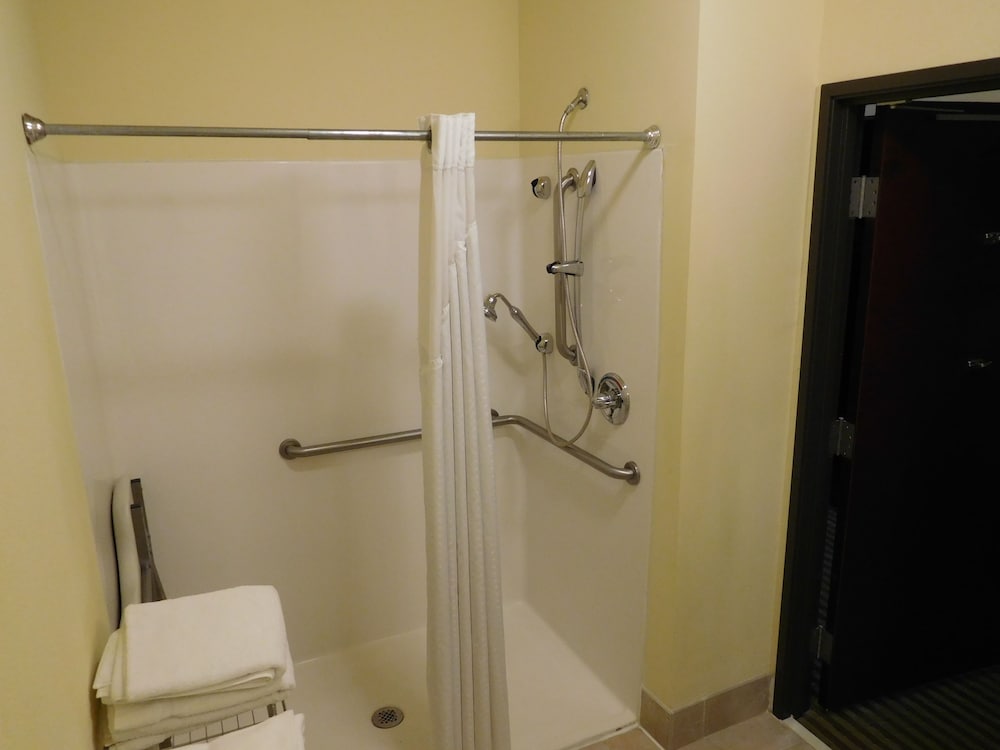 Holiday Inn Express & Suites Ponca City, an IHG Hotel