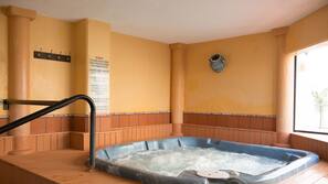 Outdoor spa bath