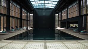 Innenpool, Außenpool