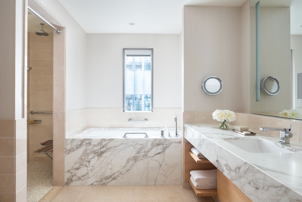 Four Seasons Hotel Seattle in Seattle Best Rates & Deals on Orbitz