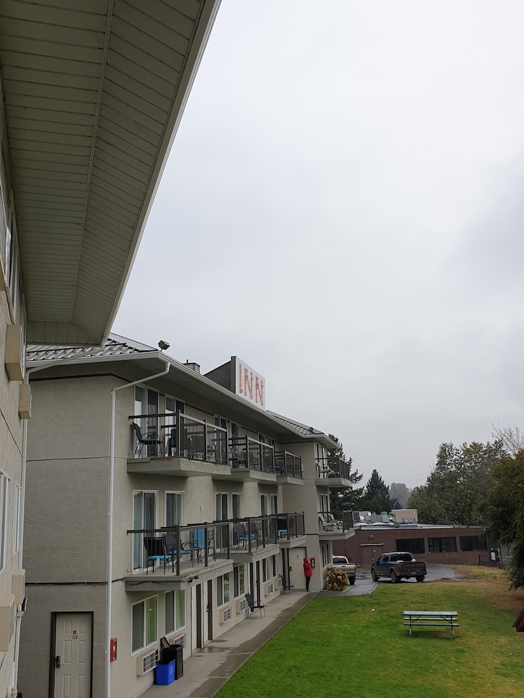 Riverland Inn Suites Kamloops Canada Riverland Inn & Suites, Kamloops: C$129 Room Prices & Reviews | Travelocity