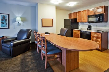 Candlewood Suites Macon