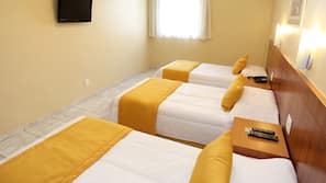 Hypo-allergenic bedding, minibar, in-room safe, free WiFi