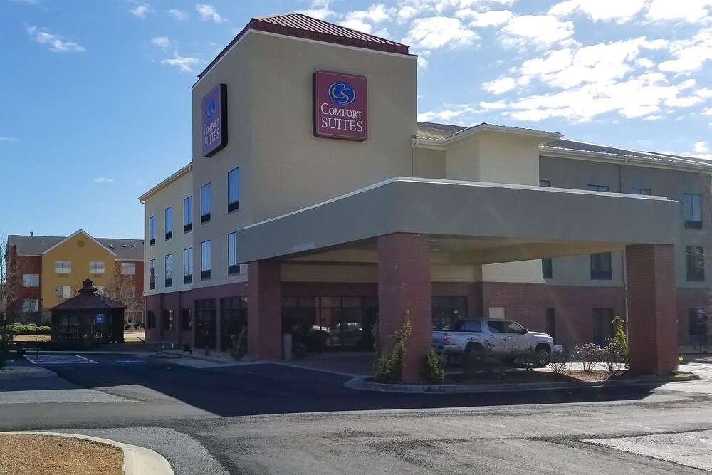 Comfort Suites Macon In Macon Hotel Rates Reviews On Orbitz