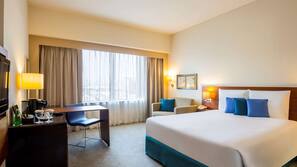 Minibar, in-room safe, desk, iron/ironing board