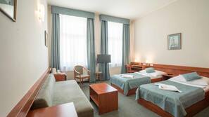 In-room safe, desk, iron/ironing board, free WiFi