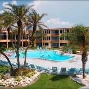 St Pete Beach Hotels From 69 Hotel Deals Dolphin Beach Resort