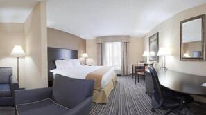 Pillowtop beds, in-room safe, desk, blackout drapes