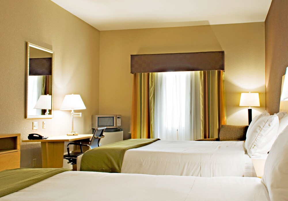 Room, Holiday Inn Express & Suites Borger, an IHG Hotel