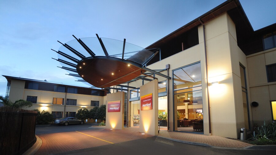 Heartland Hotel Auckland Airport