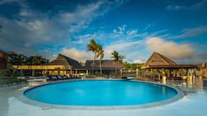 2 outdoor pools, free pool cabanas, pool umbrellas