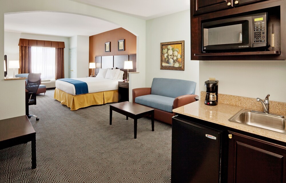 Discount [90% Off] Holiday Inn Express Hotel Suites Warminster Horsham