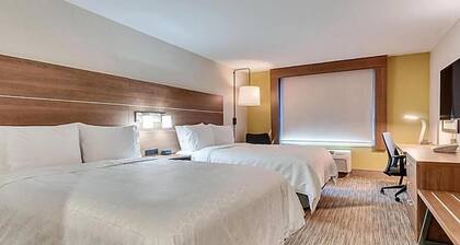 Holiday Inn Express & Suites, Lake Elsinore, an IHG Hotel
