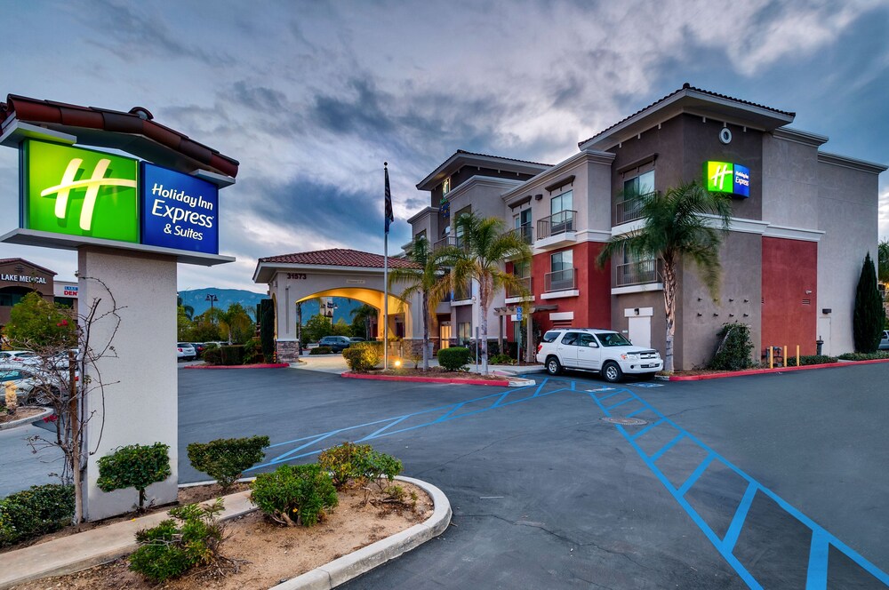 Holiday Inn Express & Suites, Lake Elsinore in Temecula ...