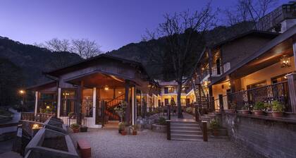 The Earl's Court, Nainital