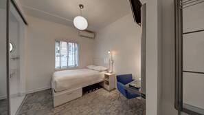 Egyptian cotton sheets, premium bedding, down duvet, pillow top beds