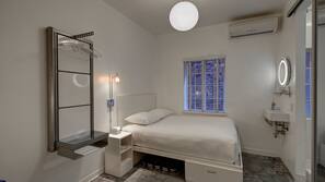 Egyptian cotton sheets, premium bedding, down duvet, pillow top beds