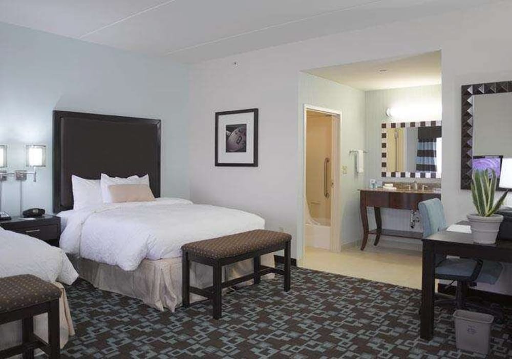 Hampton Inn & Suites Nashville Opryland in Nashville Best Rates