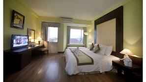 Premium bedding, minibar, in-room safe, desk