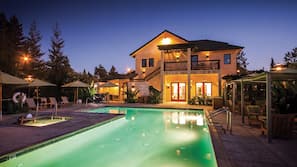 Outdoor pool, pool umbrellas, sun loungers