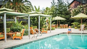Outdoor pool, pool umbrellas, sun loungers