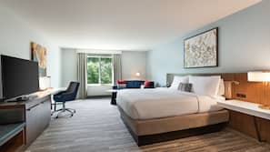 Premium bedding, in-room safe, iron/ironing board, free WiFi