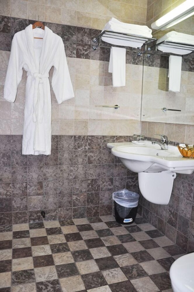 Photo - Safeer International Hotel By Brothers International