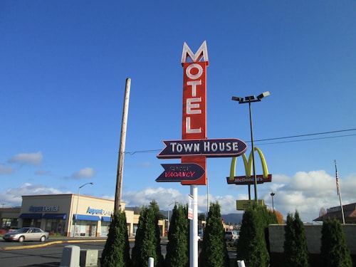 Great Place to stay Town House Motel Inc near Longview 