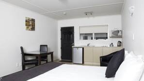 Fridge, microwave, hob, coffee/tea maker