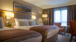 Hypo-allergenic bedding, in-room safe, desk, laptop workspace