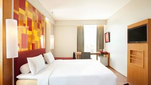In-room safe, desk, iron/ironing board, free WiFi