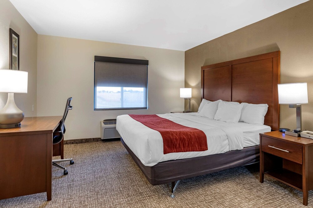 Comfort Inn & Suites Greenville I-70