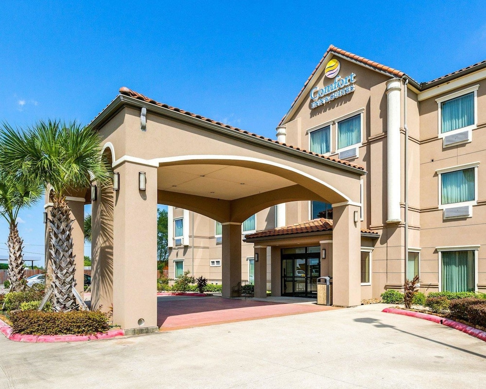 Comfort Inn And Suites Winnie In Beaumont Hotel Rates Reviews