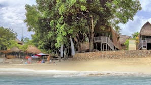 Beach nearby, beach bar, surfing, kayaking