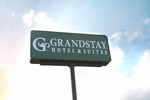 Exterior, GrandStay Hotel & Suites Perham