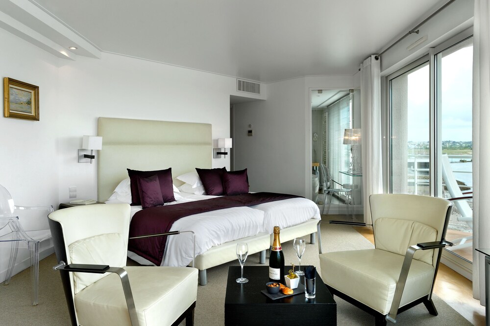 4 Star Hotels