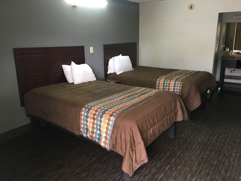 Room, Express Inn East