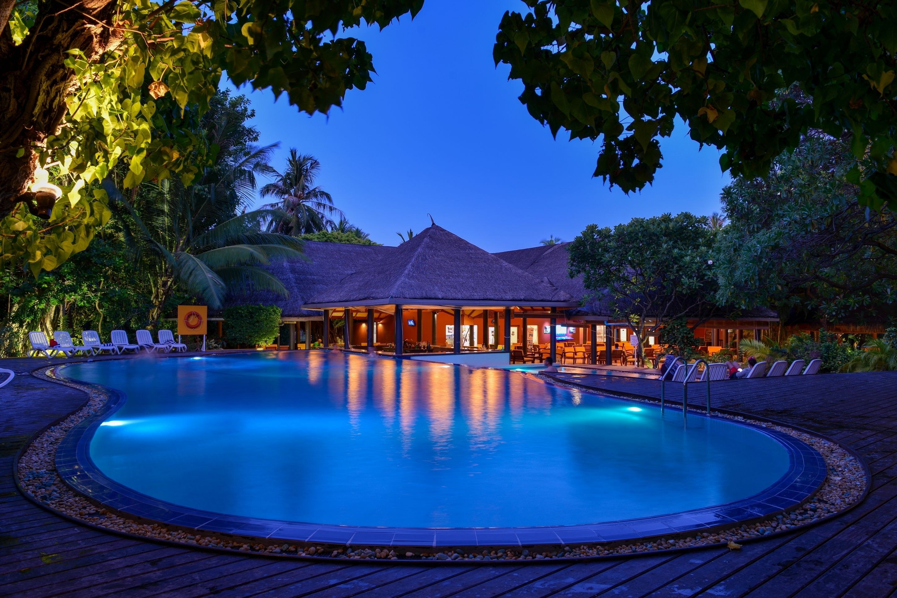 adaaran fushi hudhuran loungers