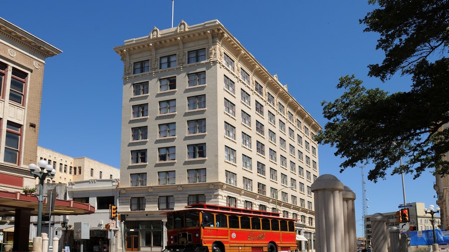 Hotel Gibbs Downtown Riverwalk