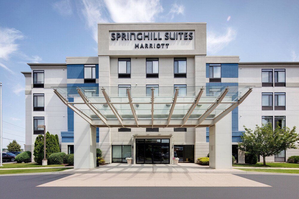 Exterior, Springhill Suites Marriott Airport