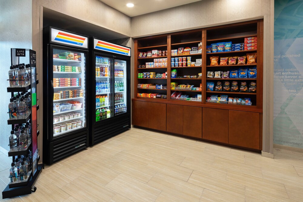 Gift shop, Springhill Suites Marriott Airport