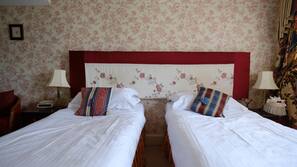 Premium bedding, desk, iron/ironing board, free WiFi