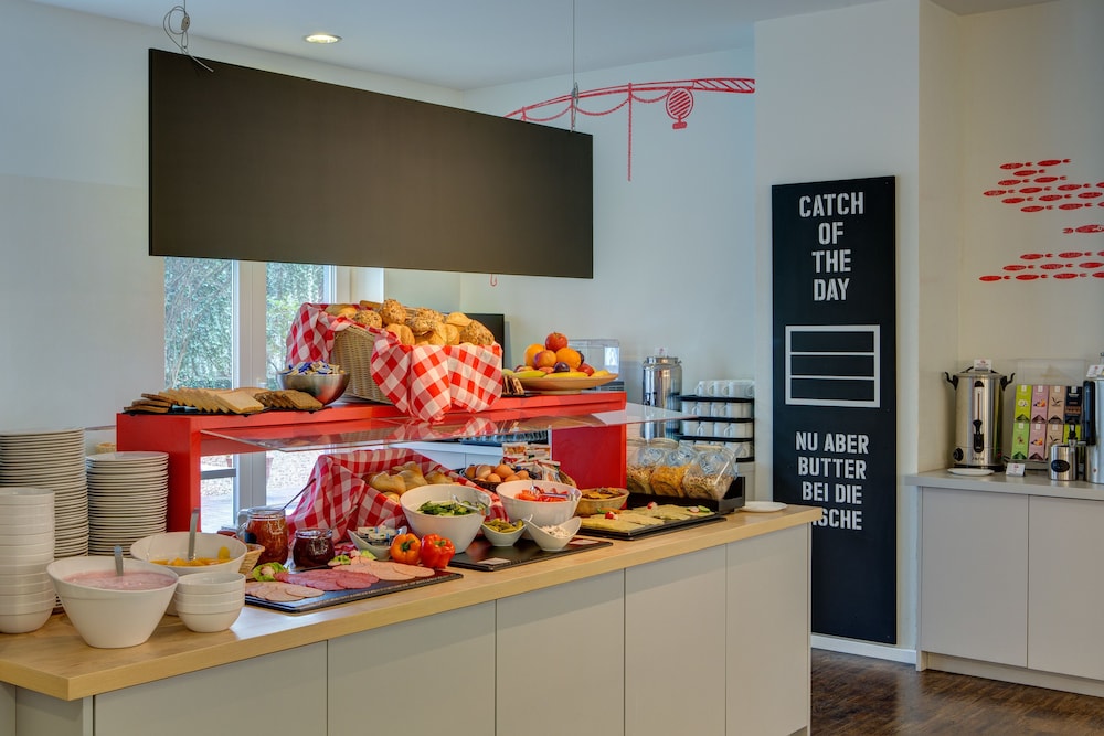 Photo - MEININGER Hotel Hamburg City Center