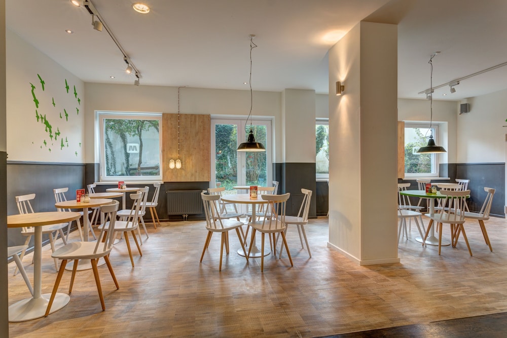 Photo - MEININGER Hotel Hamburg City Center