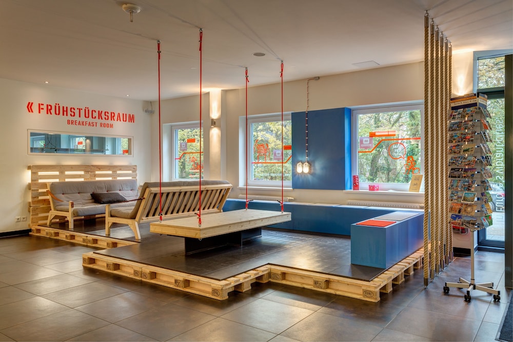 Photo - MEININGER Hotel Hamburg City Center