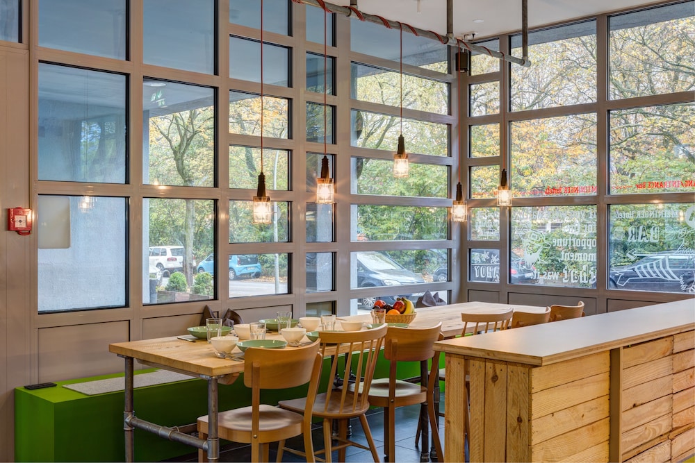 Photo - MEININGER Hotel Hamburg City Center