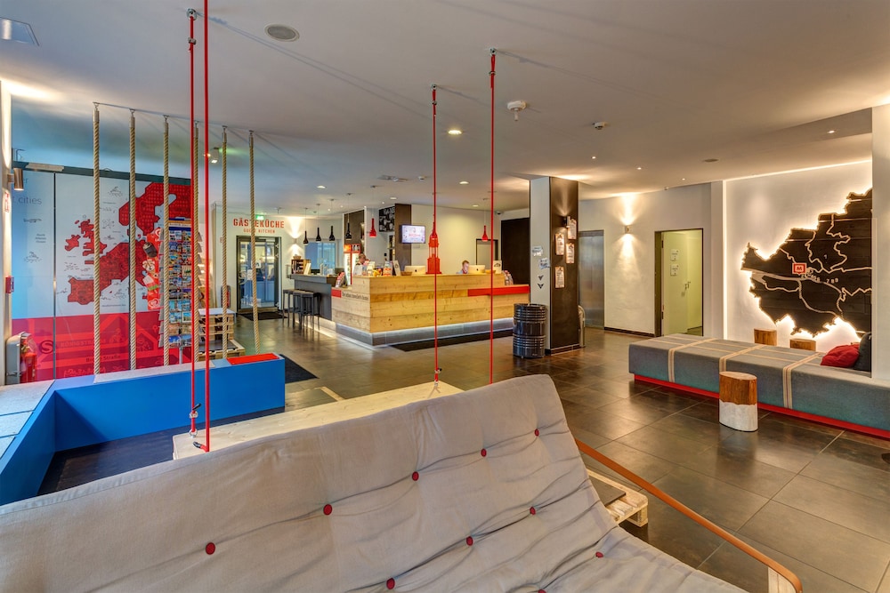 Photo - MEININGER Hotel Hamburg City Center