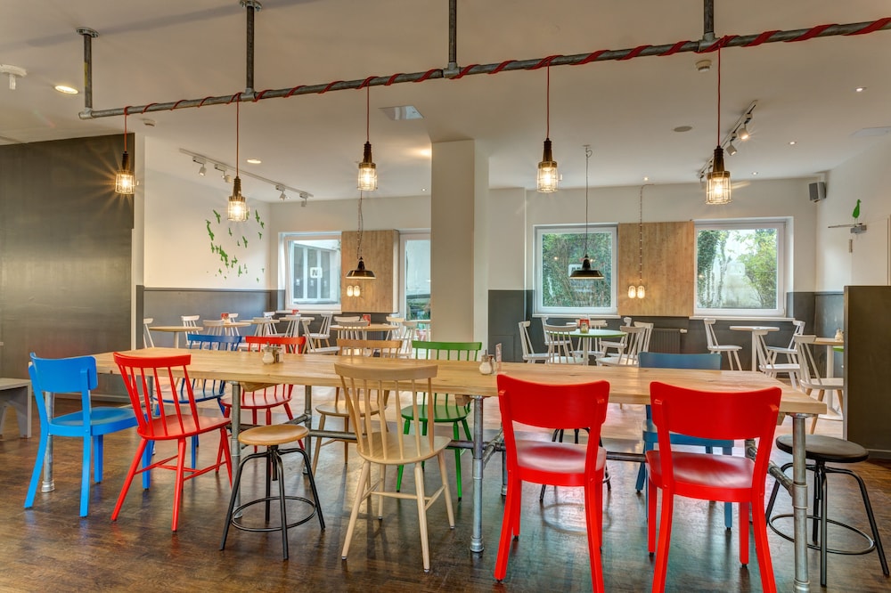 Photo - MEININGER Hotel Hamburg City Center